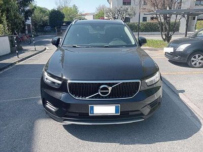 Usata Volvo XC40 Momentum 150 CV (110 kW) 2019 Nero SUV