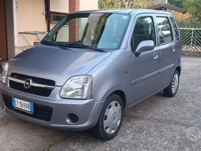 Usata Opel Agila 60 CV (44 kW) 2006 Grigio Monovolume