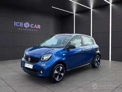 Usado Smart ForFour Passion 71 CV (52 kW) 2017 Azul Utilitario