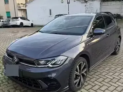 Usata VW Polo R-line 95 CV (69 kW) 2023 Grigio Utilitaria