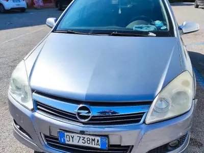 Usata Opel Astra 68 CV (50 kW) 2009 Grigio Station wagon