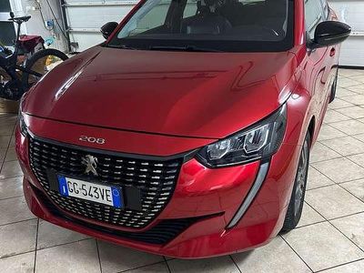 Usata Peugeot 208 Allure 75 CV (55 kW) 2022 Rosso Utilitaria