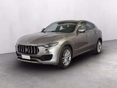 Usata Maserati Levante 250 CV (183 kW) 2018 Grigio SUV