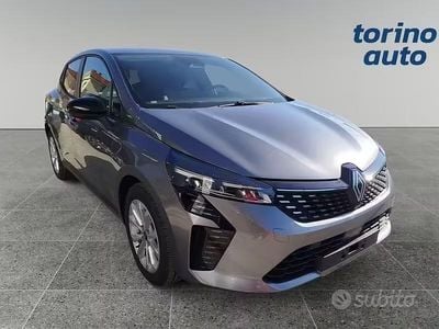 Nuova Renault Clio V 100 CV (73 kW) 2025 Grigio Berlina