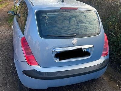 Usata Lancia Ypsilon 60 CV (44 kW) 2003 Blu Utilitaria