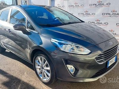 Usata Ford Fiesta Titanium 85 CV (62 kW) 2018 Grigio Utilitaria