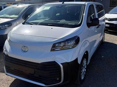 Nuova Toyota Proace Verso 61 kW (84 CV) 2025 Super white Station wagon