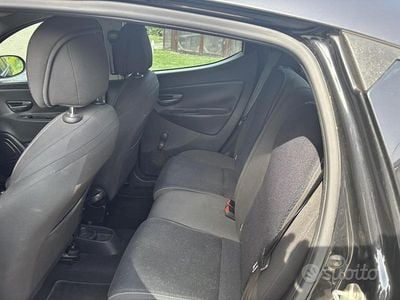 Usata Lancia Ypsilon 95 CV (69 kW) 2014 Nero Utilitaria