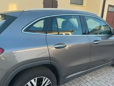 Usata Mercedes GLA200 150 CV (110 kW) 2025 Grigio SUV