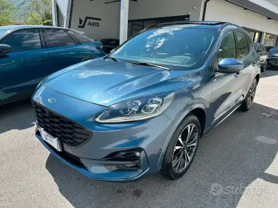 Usata Ford Kuga ST-Line X 152 CV (111 kW) 2023 Chrome blue SUV