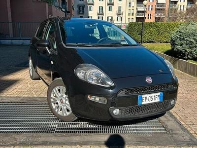 Usata Fiat Punto Lounge 69 CV (50 kW) 2014 Nero Utilitaria