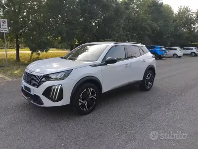 Usata Peugeot 2008 131 CV (96 kW) 2022 Bianco SUV