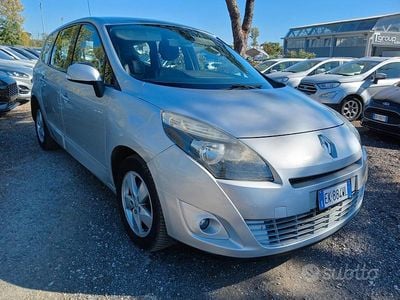 Usata Renault Grand Scénic III Dynamique 131 CV (96 kW) 2011 Argento Monovolume