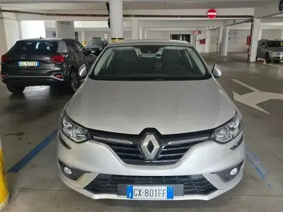Usata Renault Mégane 116 CV (85 kW) 2020 Grigio Berlina