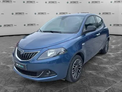 Usata Lancia Ypsilon S 70 CV (51 kW) 2024 Blu Utilitaria
