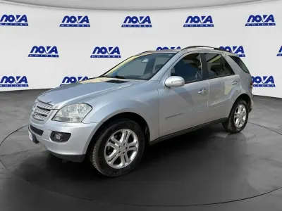 Usata Mercedes ML320 Chrome 224 CV (164 kW) 2005 Argento SUV