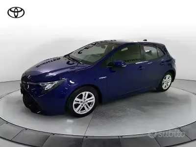 Usata Toyota Corolla Active 98 CV (72 kW) 2020 Blu Berlina