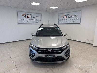 Usata Dacia Jogger Comfort 101 CV (74 kW) 2022 Grigio Monovolume