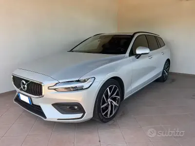 Usata Volvo V60 Business Edition 150 CV (110 kW) 2020 Grigio Station wagon