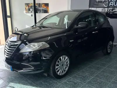 Usata Lancia Ypsilon Gold 69 CV (50 kW) 2011 Nero Utilitaria