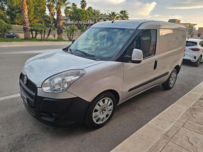 Usata Fiat Doblò 105 CV (77 kW) 2014 Argento Monovolume
