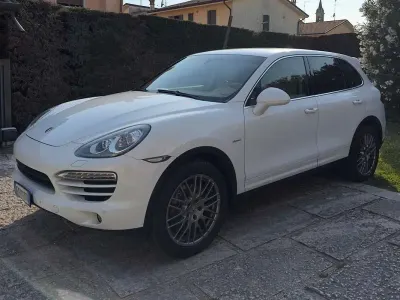 Usata Porsche Cayenne 245 CV (180 kW) 2012 Bianco SUV