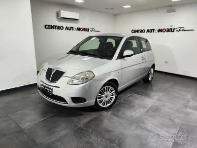 Usata Lancia Ypsilon 77 CV (56 kW) 2010 Grigio Utilitaria