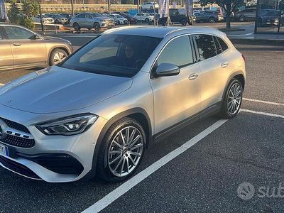Usata Mercedes GLA200 163 CV (119 kW) 2021 Argento SUV
