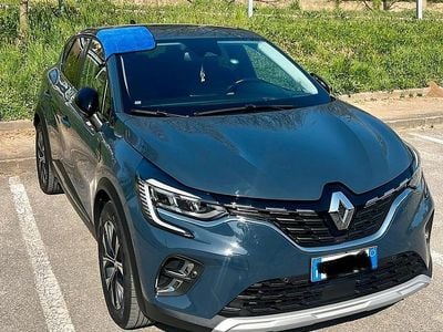 Usata Renault Captur 100 CV (73 kW) 2024 Blu SUV