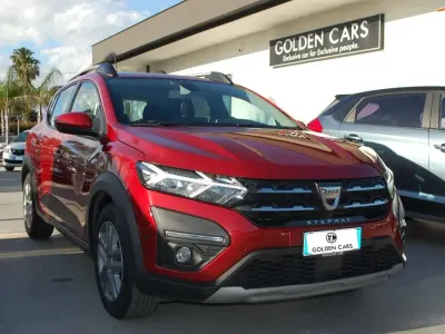 Usata Dacia Sandero Comfort 101 CV (74 kW) 2023 Rosso Berlina