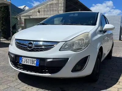 Usata Opel Corsa Cosmo 86 CV (63 kW) 2011 Bianco Utilitaria