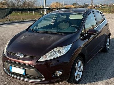 Usata Ford Fiesta Business Edition 69 CV (50 kW) 2011 Rosso Utilitaria