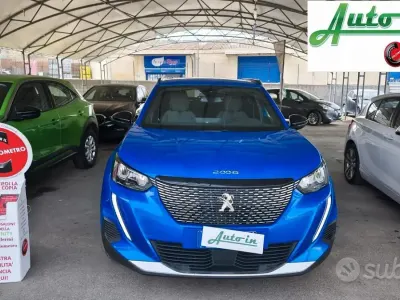 Usata Peugeot 2008 Allure 131 CV (96 kW) 2022 Bluazzurro SUV