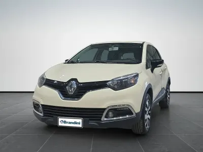 Usata Renault Captur Zen 90 CV (66 kW) 2016 Beige SUV