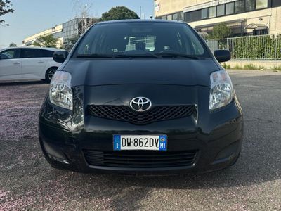 usata Toyota Yaris 1.0 Adatta X Neopatentati