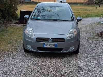 Usata Fiat Grande Punto Dynamic 65 CV (47 kW) 2007 Grigio Utilitaria