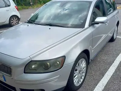 Usata Volvo V50 Momentum 136 CV (100 kW) 2004 Argento Station wagon