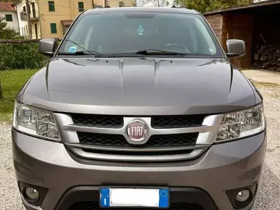 Usata Fiat Freemont Urban 140 CV (102 kW) 2011 Grigio SUV