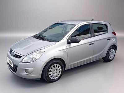 Usata Hyundai i20 Comfort 115 CV (84 kW) 2011 Argento Berlina