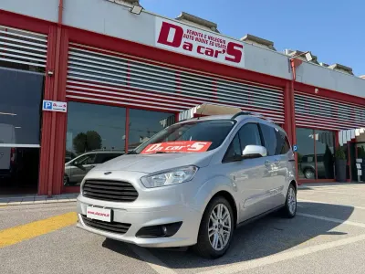 Usata Ford Tourneo Courier 101 CV (74 kW) 2018 Argento Monovolume