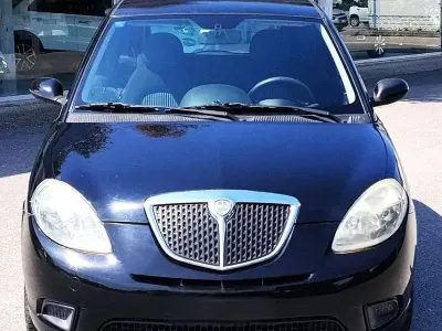 Usata Lancia Ypsilon 60 CV (44 kW) 2008 Nero Utilitaria