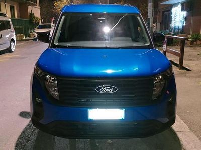 Usata Ford Tourneo Titanium 2024 Blu Monovolume