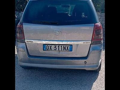 Usata Opel Zafira 2008 Grigio Monovolume
