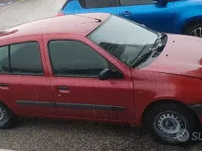 Usata Renault Clio 58 CV (42 kW) 1999 Rosso Berlina