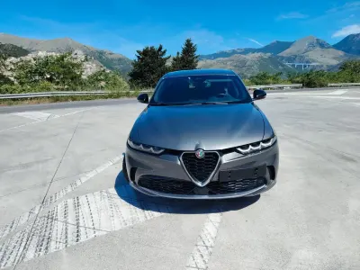 Usata Alfa Romeo Tonale Ti 160 CV (117 kW) 2023 Grigio SUV