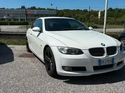 Usata BMW 320 Cabriolet 177 CV (130 kW) 2009 Bianco Cabrio