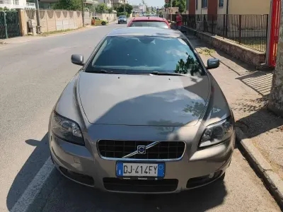 Usata Volvo C70 Summum 179 CV (131 kW) 2007 Grigio Cabrio