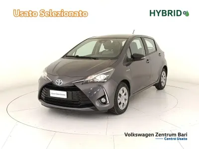 Usata Toyota Yaris Business Edition 101 CV (74 kW) 2019 Grigio met. Berlina