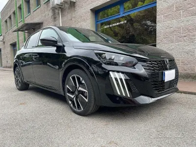 Nuova Peugeot 208 GT 136 CV (100 kW) 2025 Nero Utilitaria