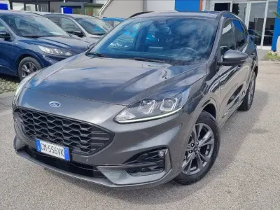 Usata Ford Kuga ST-Line 150 CV (110 kW) 2023 Magnetic SUV